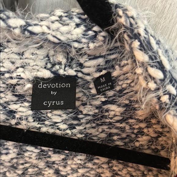 Women's Black and Gray Sweater size M - Picture 2 of 2